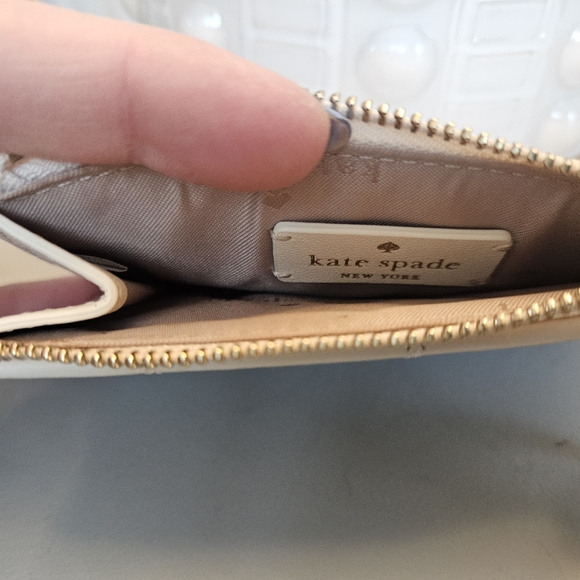 Kate Spade Keyring Wallet - Picture 4 of 4